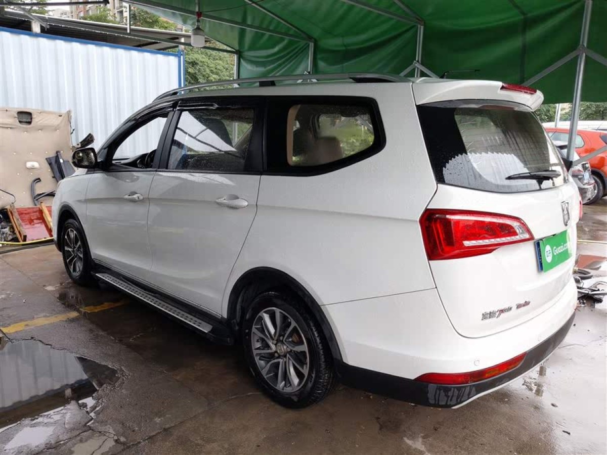 寶駿 730  2017款 1.5T 手動時尚型 7座圖片