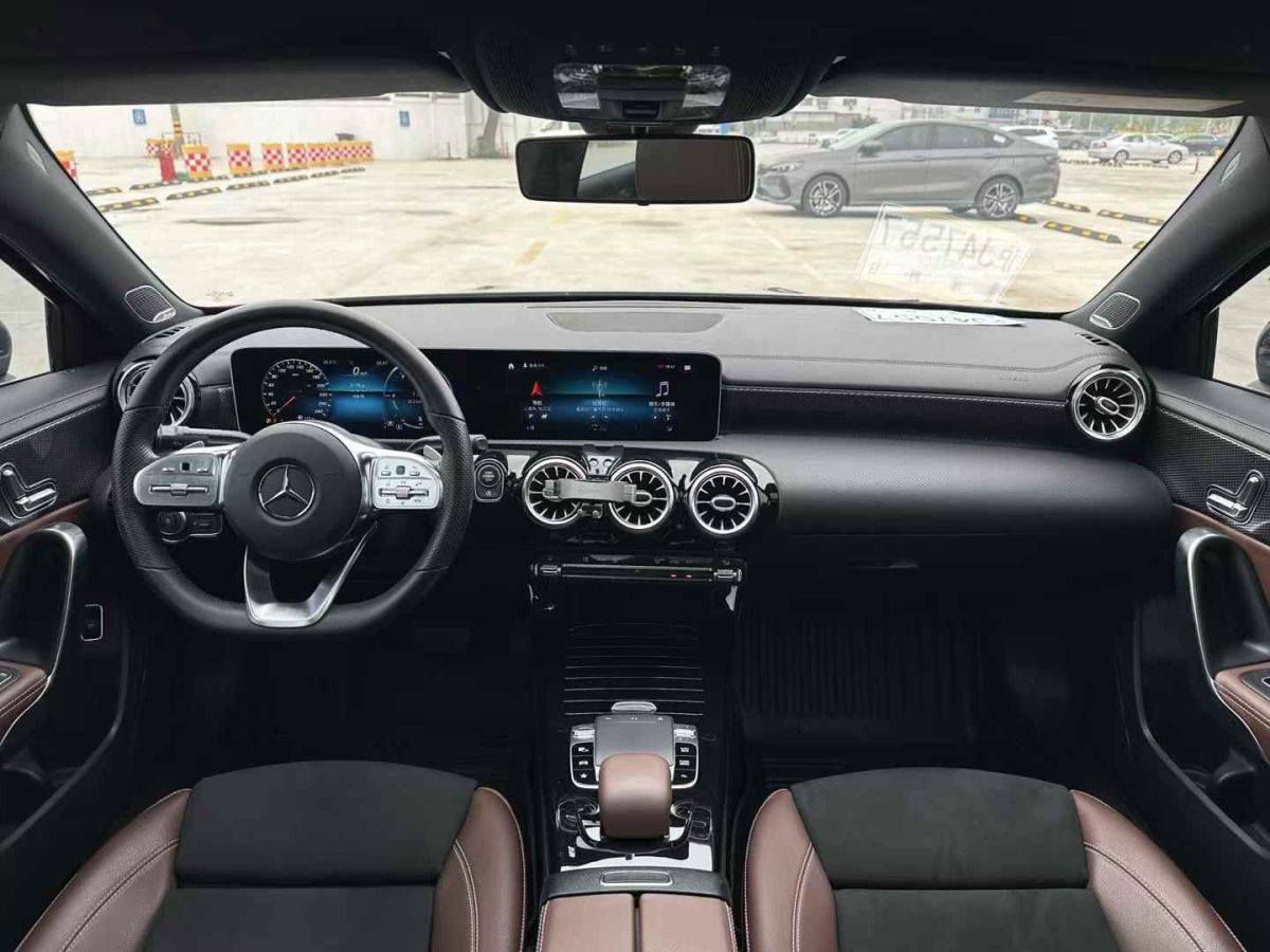 奔馳 奔馳GLE  2019款 GLE 400 4MATIC 臻藏版(特殊配置)圖片
