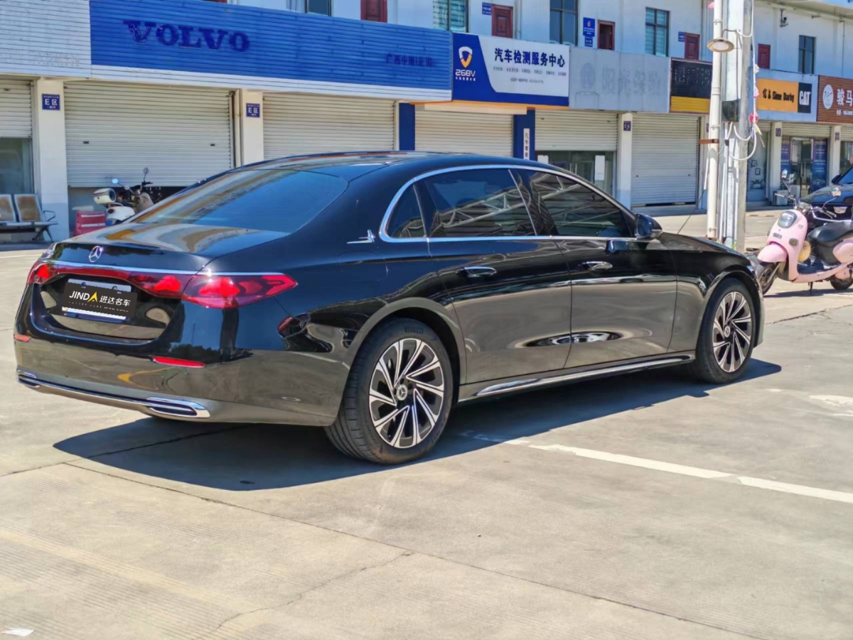 奔馳 奔馳E級(jí)  2024款 E 300 L 豪華型圖片