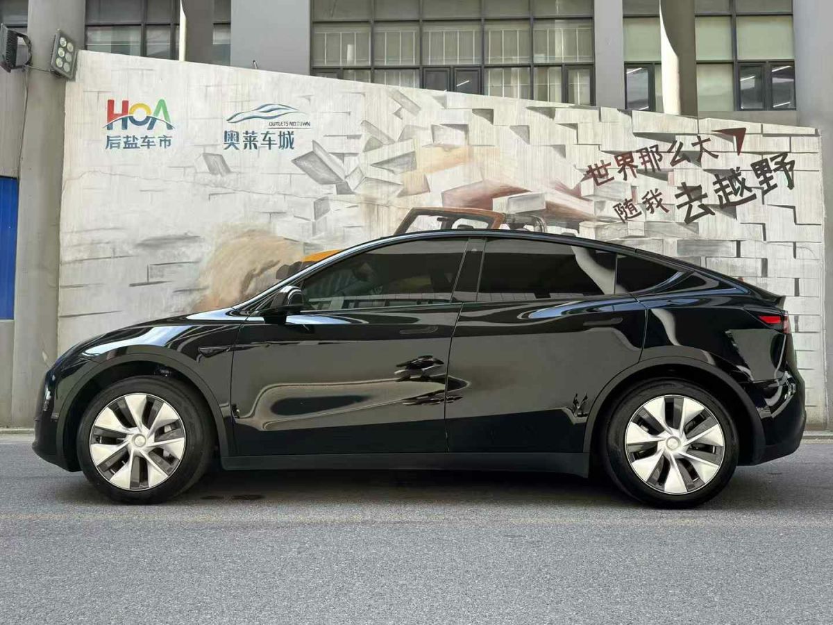 特斯拉 Model S  2023款 三電機(jī)全輪驅(qū)動(dòng) Plaid版圖片