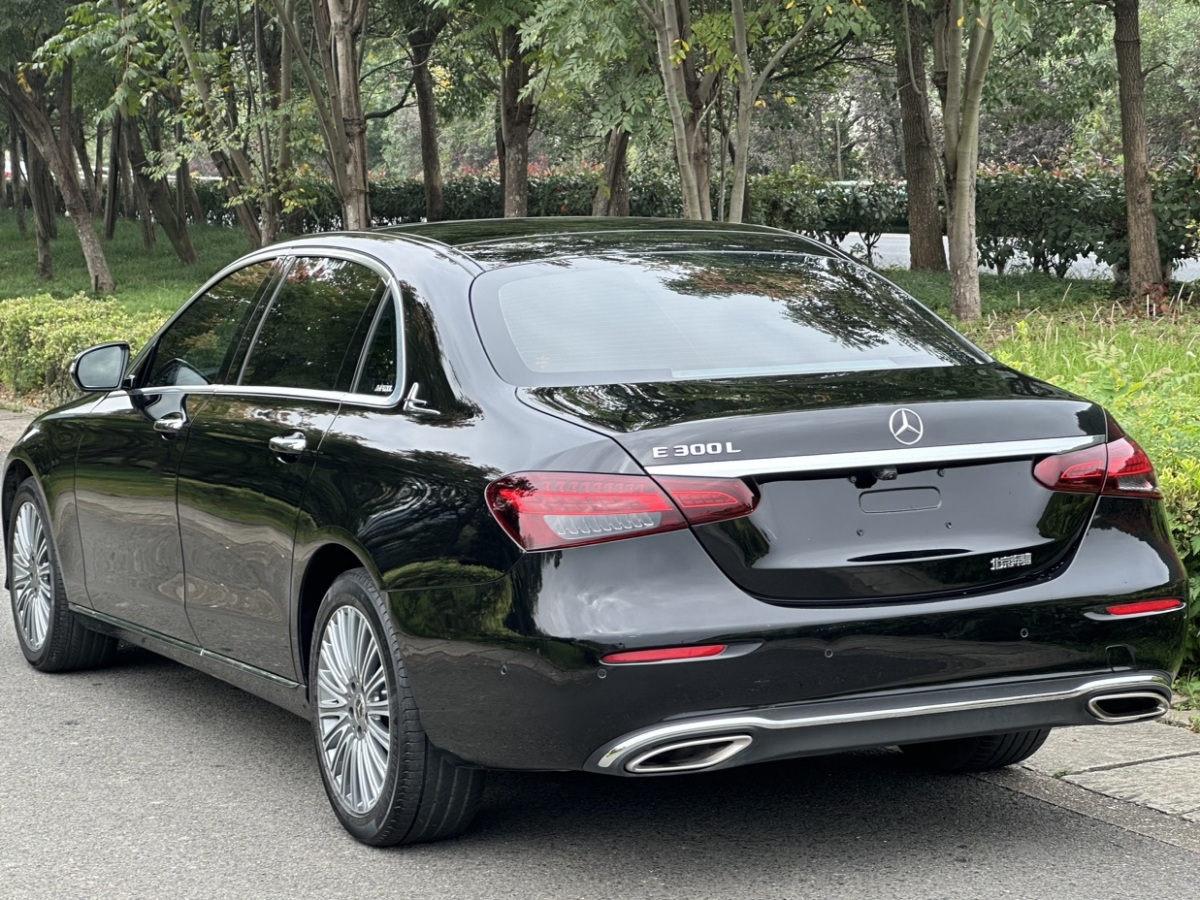 奔馳 奔馳E級(jí)  2021款 E 300 L 豪華型圖片