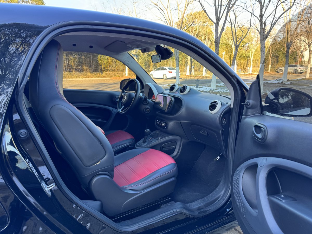 smart fortwo  2015款 1.0L 52千瓦硬顶灵动版图片