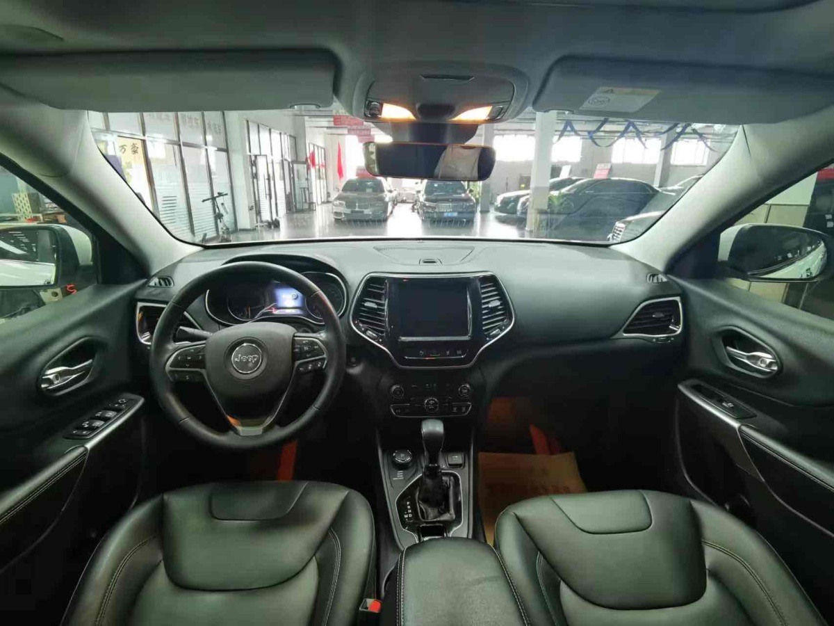 Jeep 自由光  2019款 2.0T 四驅(qū)探享版 國(guó)VI圖片