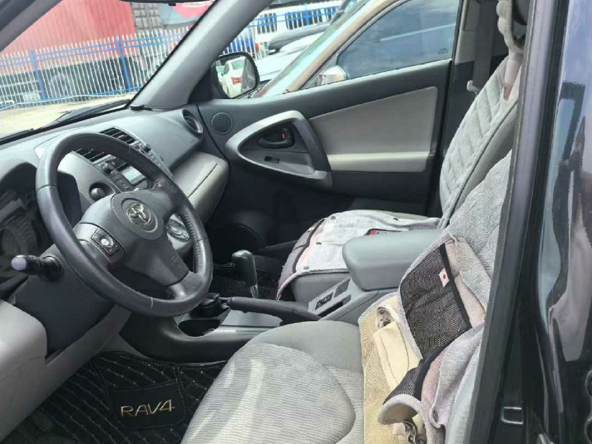 豐田 RAV4榮放  2011款 2.0L 自動(dòng)豪華版圖片