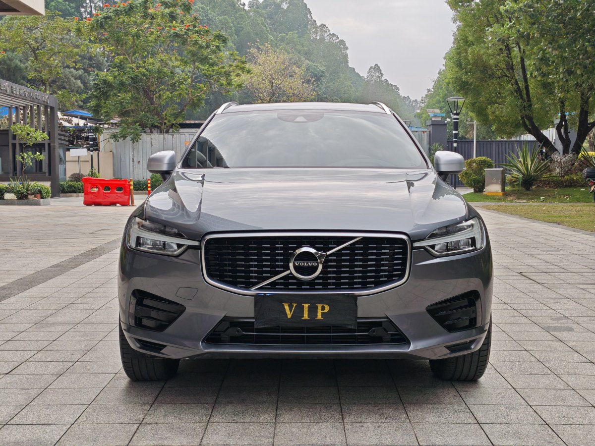 沃爾沃 XC60  2019款 T5 四驅(qū)智遠(yuǎn)運(yùn)動(dòng)版 國(guó)VI圖片