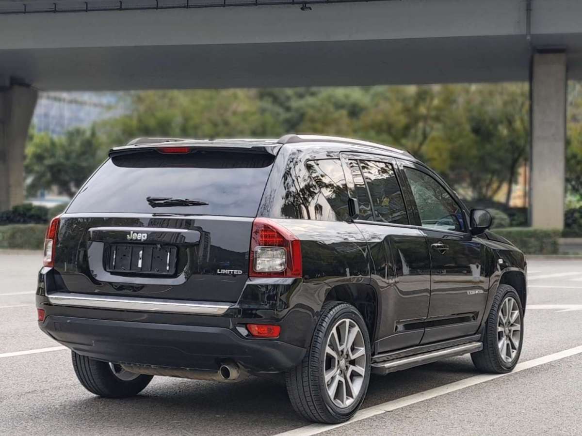 Jeep 指南者  2014款 改款 2.0L 兩驅(qū)精英版圖片