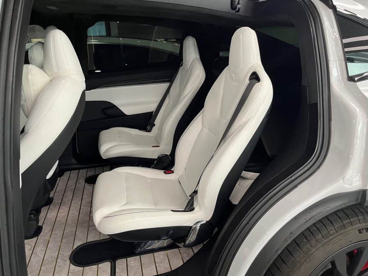 特斯拉 Model X  2023款 三電機全輪驅(qū)動 Plaid版圖片