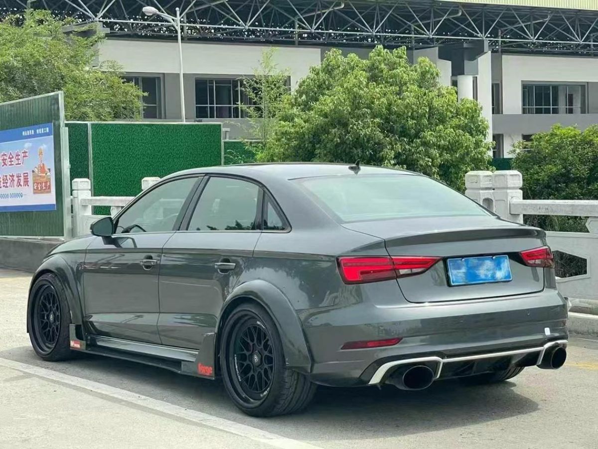 奧迪 奧迪RS 6  2018款 RS 6 4.0T Avant尊享運(yùn)動(dòng)限量版圖片