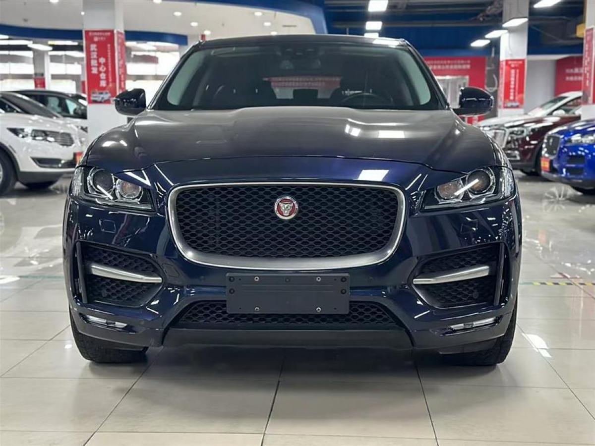 捷豹 F-PACE  2016款 2.0T 兩驅(qū)R-Sport運(yùn)動(dòng)版圖片