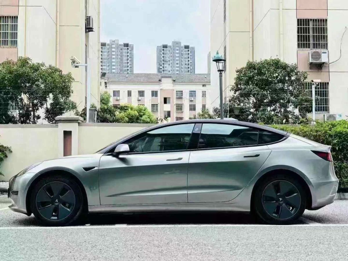 2023年1月特斯拉 Model S  2023款 三電機(jī)全輪驅(qū)動(dòng) Plaid版