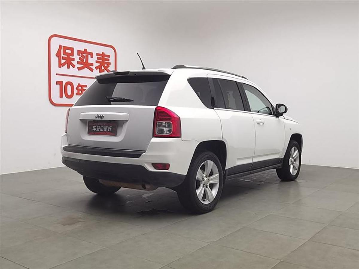 Jeep 指南者  2013款 2.0L 兩驅(qū)運(yùn)動(dòng)版圖片