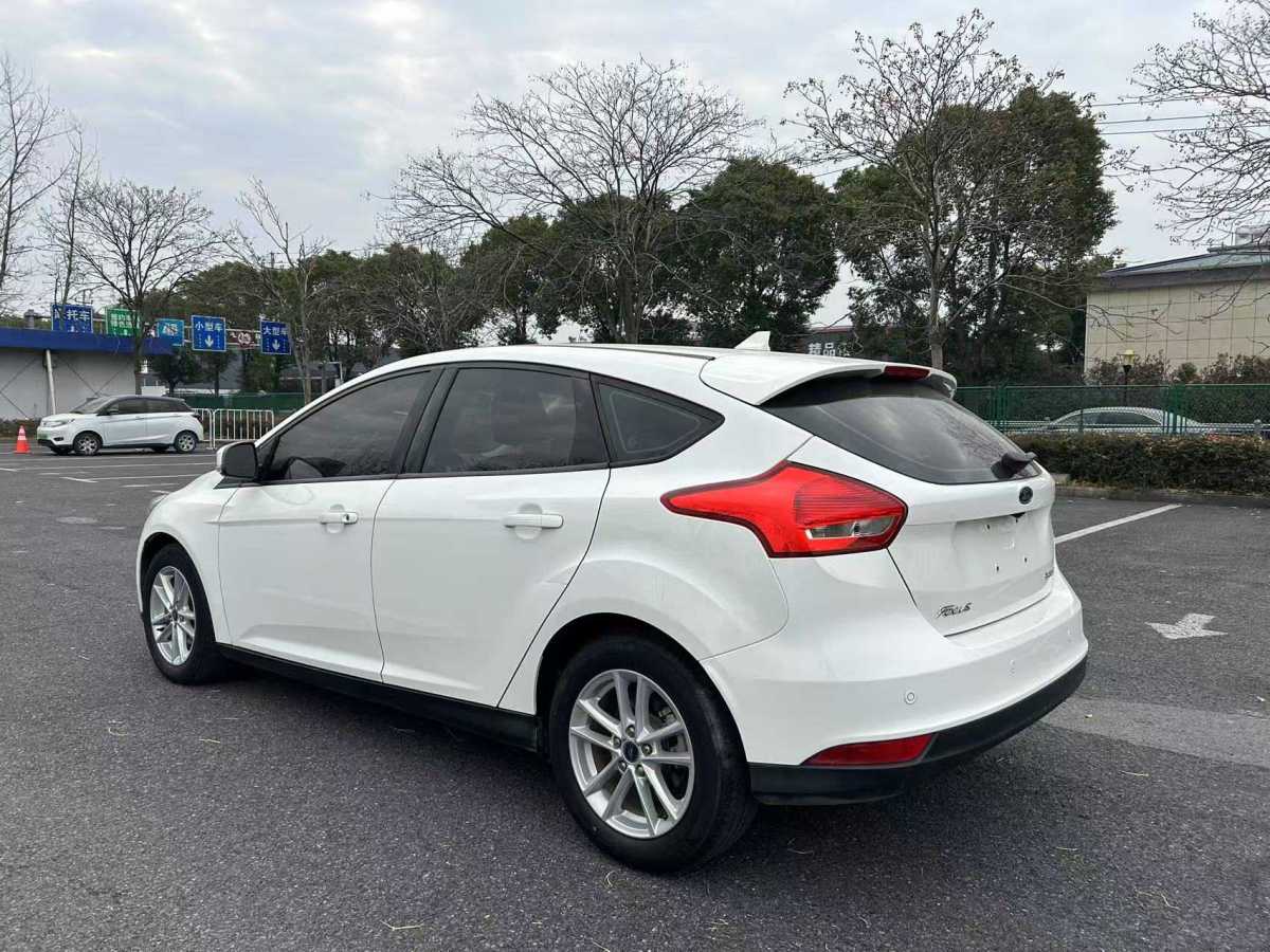 福特 福克斯  2017款 兩廂 1.6L 自動(dòng)舒適型智行版圖片