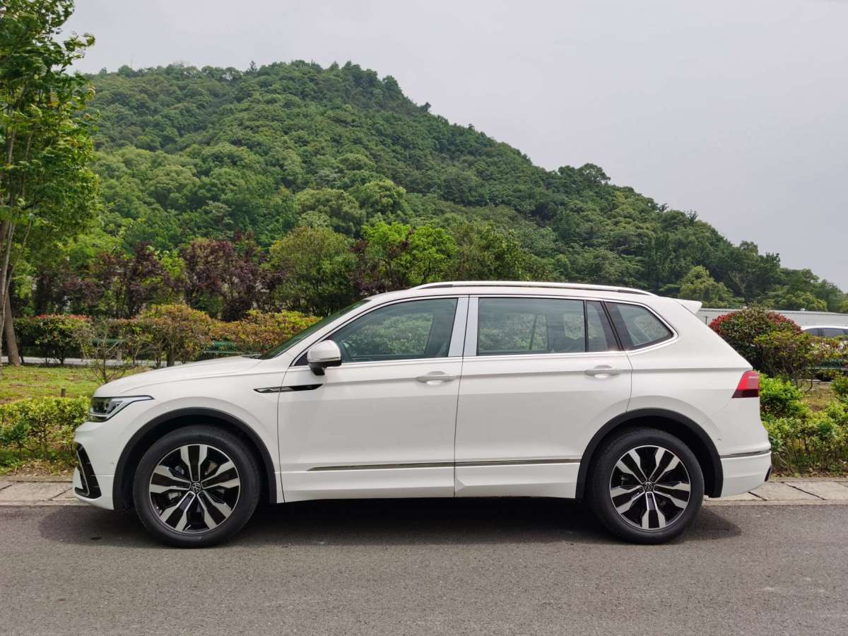 大众 途观l 2022款 330tsi 自动两驱r-line越享版图片