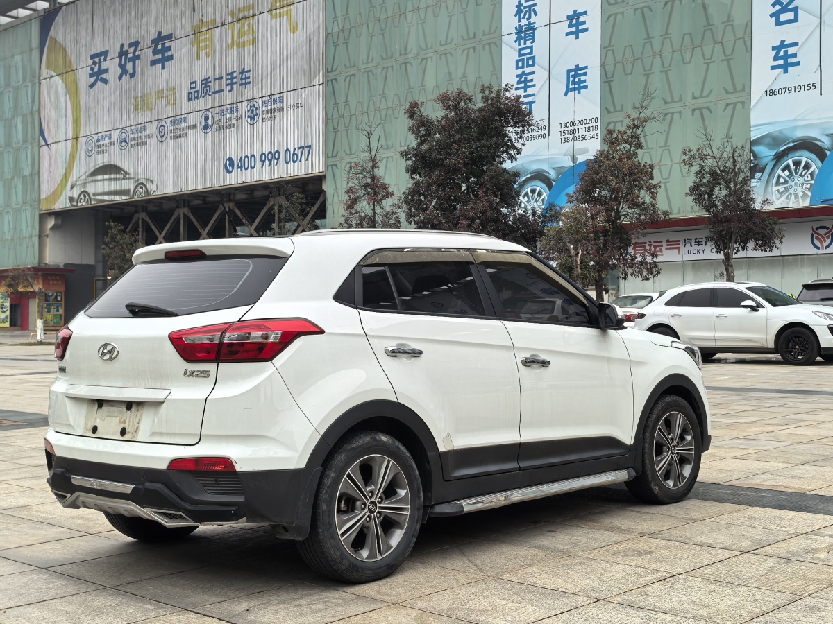 現(xiàn)代 ix25  2015款 1.6L 自動(dòng)兩驅(qū)智能型GLS圖片