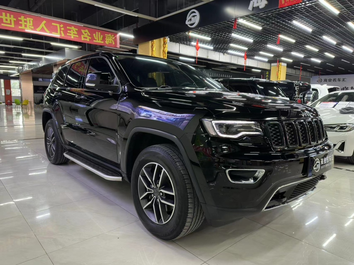 Jeep 大切诺基  2020款 3.0L 专业导航版图片