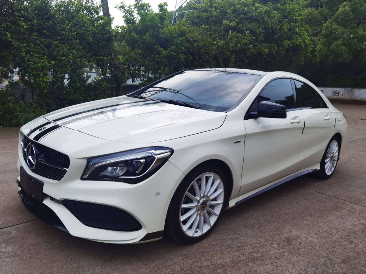 奔馳 奔馳cla級 2017款 cla 220 4matic 極地限量版圖片