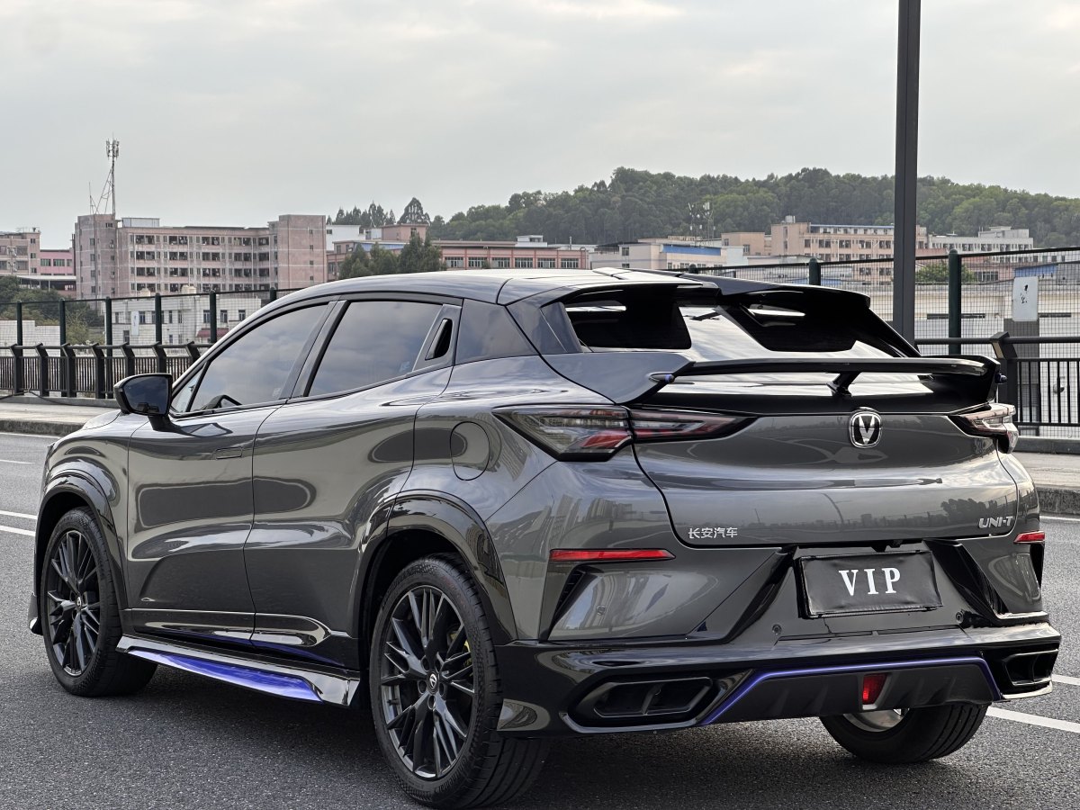 長(zhǎng)安 UNI-T  2023款 第二代 1.5T 尊享型圖片