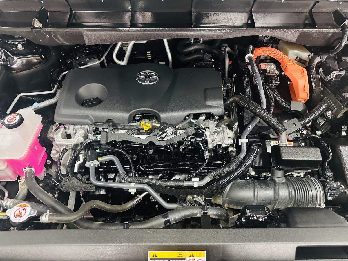 丰田 汉兰达  2022款 双擎 2.5L 四驱尊贵版 7座图片