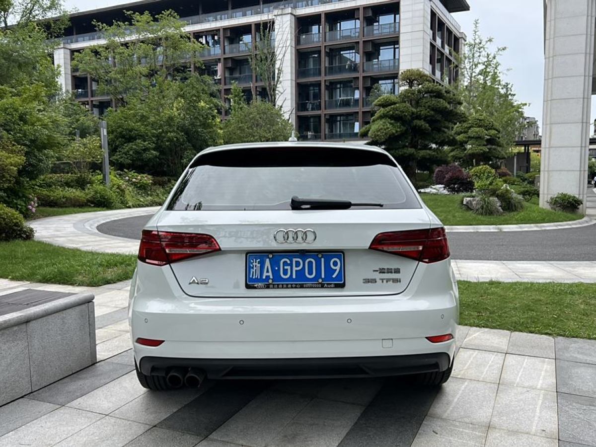 奧迪 奧迪A3  2018款 30周年年型 Sportback 35 TFSI 進取型圖片