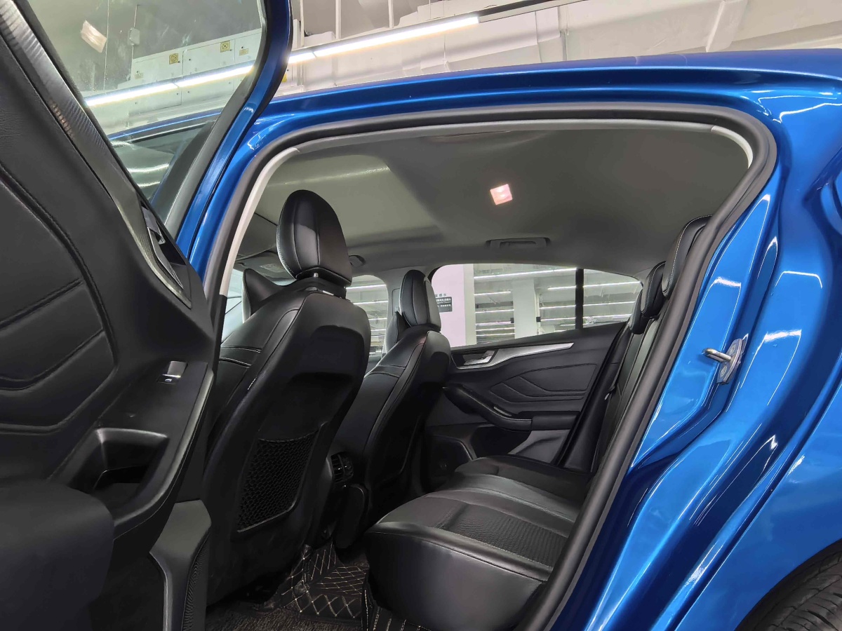 福特 福克斯  2020款 兩廂 EcoBoost 180 自動ST Line圖片