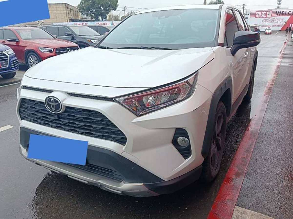 2022年8月豐田 RAV4榮放  2022款 2.0L CVT四驅(qū)風(fēng)尚版