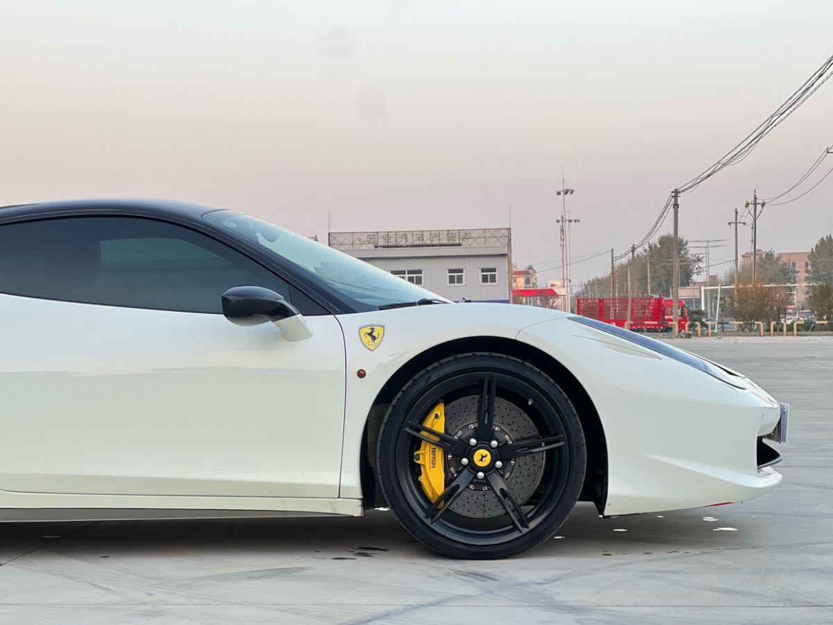 2015年7月法拉利 458  2011款 4.5L Italia