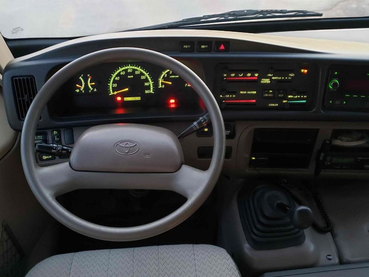 丰田 柯斯达  2015款 2.7L高级车TRB53L-ZCMSK 20座图片