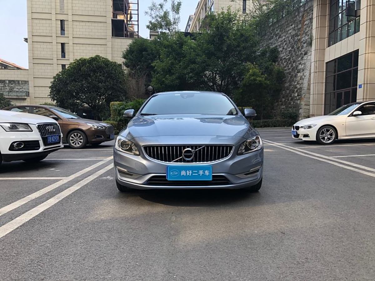 沃爾沃 S60L  2018款 T3 智進(jìn)進(jìn)取版圖片