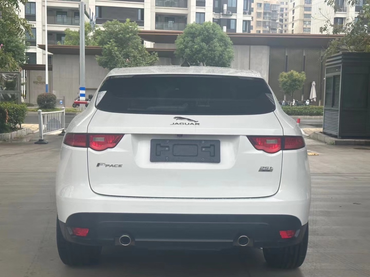 2020年01月捷豹 F-PACE  2020款 2.0T 都市尊享版