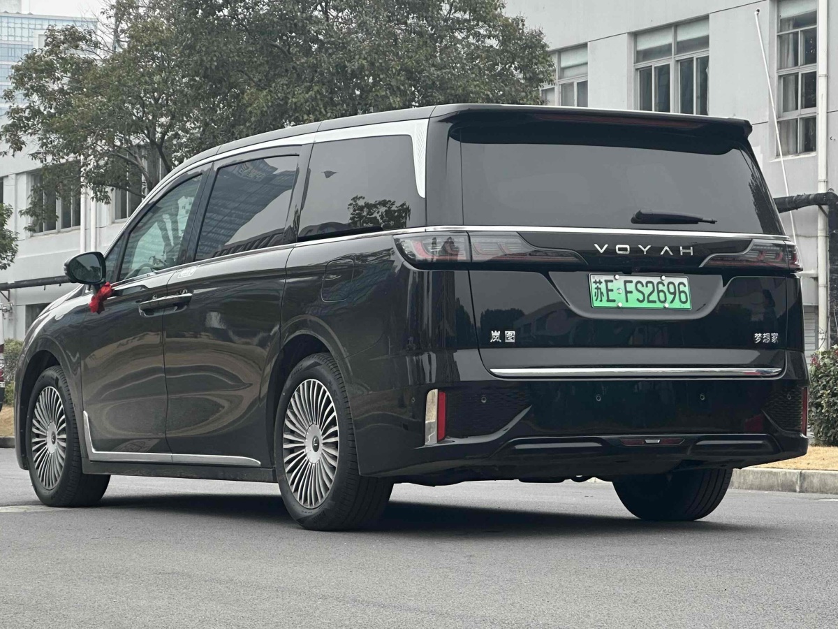 嵐圖 夢想家  2025款 PHEV 四驅(qū)尊貴鯤鵬版圖片