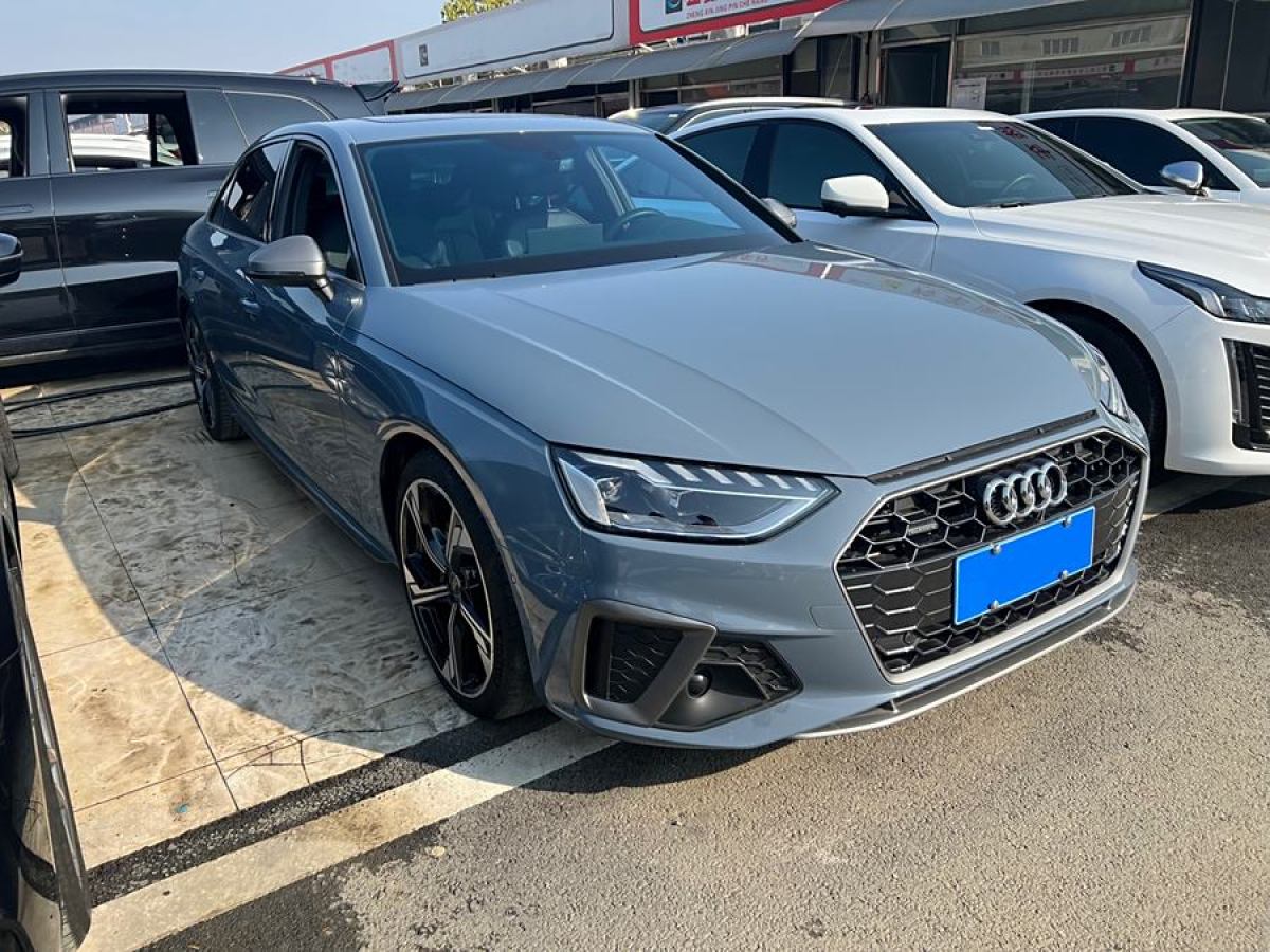 奧迪 奧迪A4L  2022款 40 TFSI quattro RS套件燃速型圖片