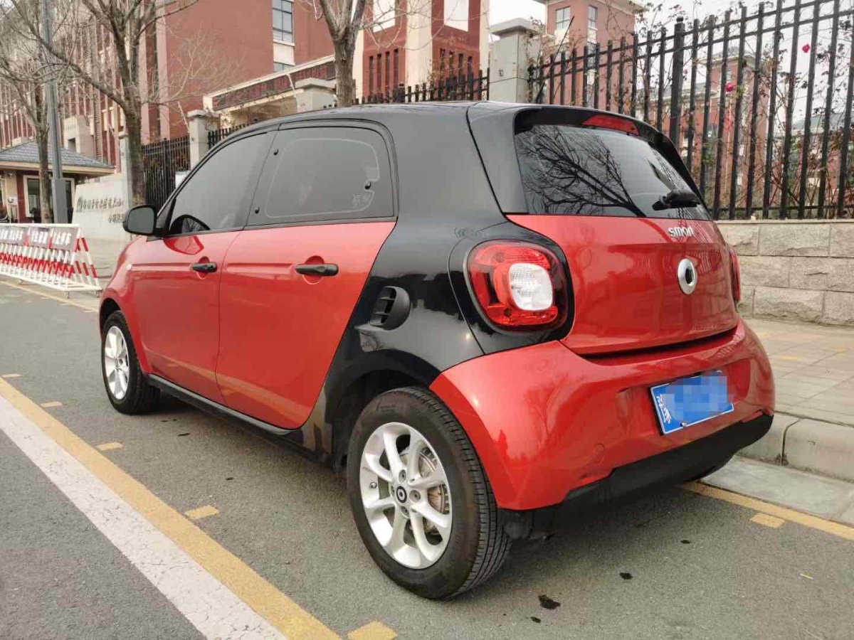 smart forfour  2018款 1.0L 52千瓦靈動版圖片