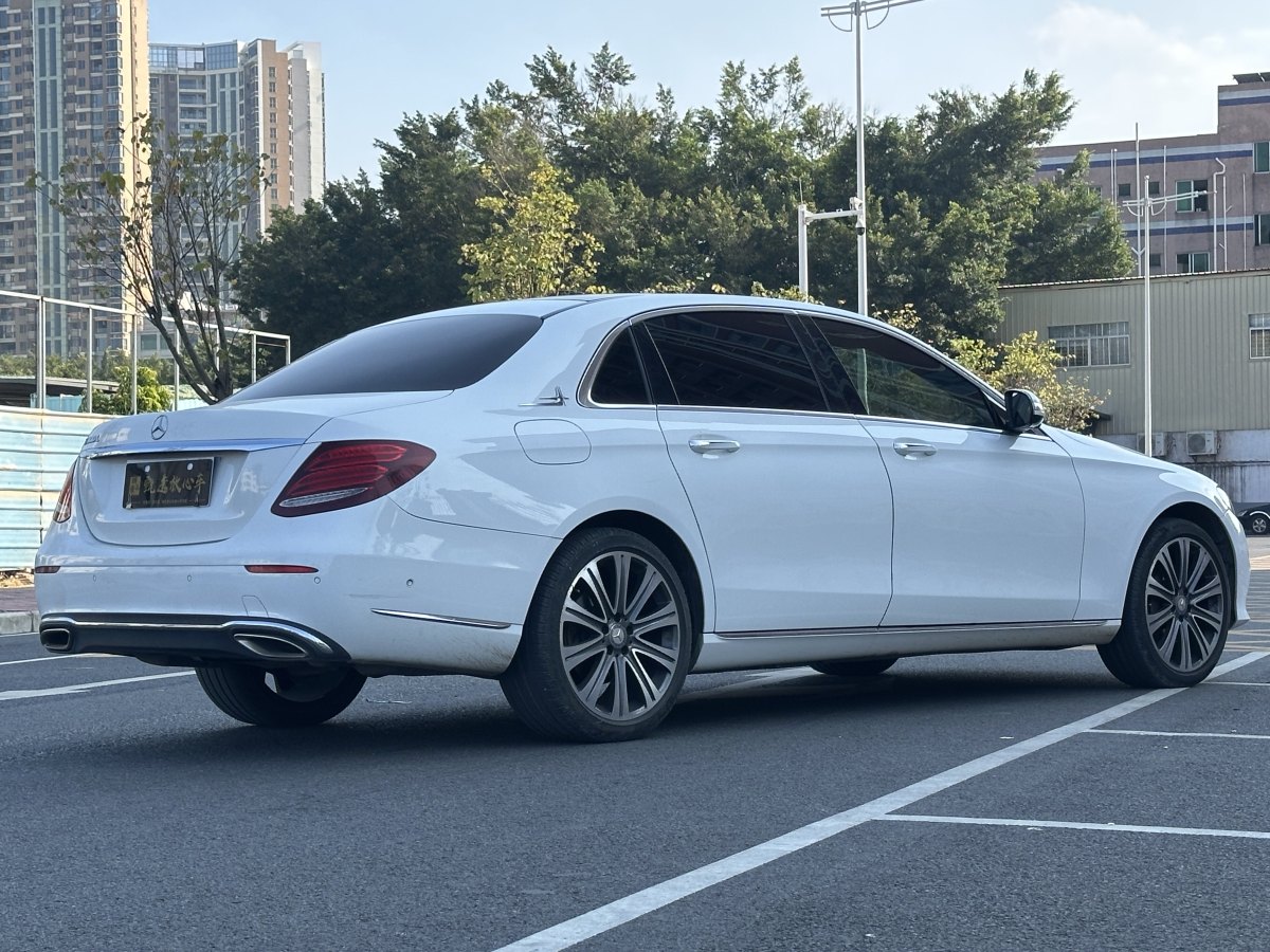 奔馳 奔馳E級  2019款 改款 E 300 L 豪華型圖片