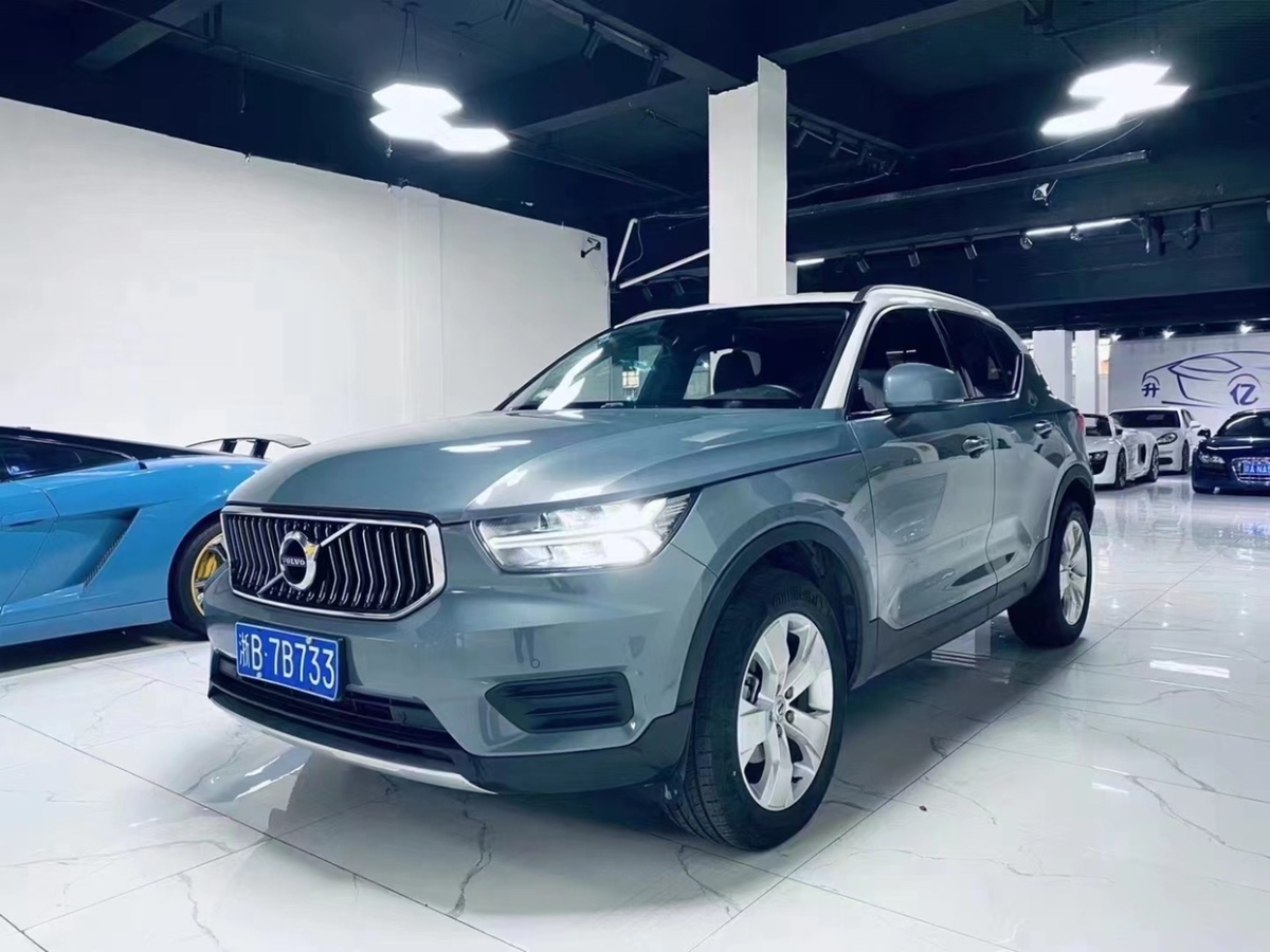 沃尔沃 xc40 2019款 t4 四驱子夜亚马逊蓝图片