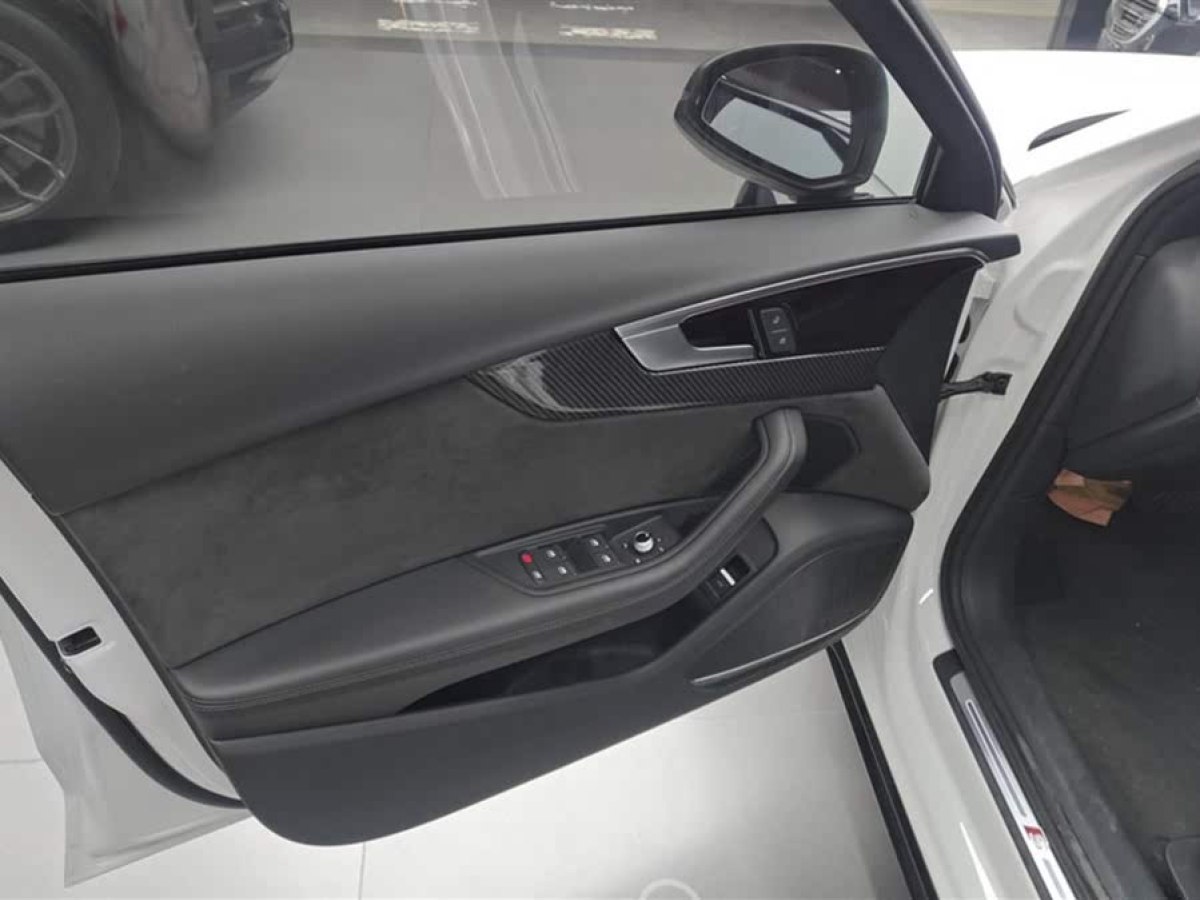 奧迪 奧迪A4L  2022款 45 TFSI quattro 臻選動(dòng)感型圖片