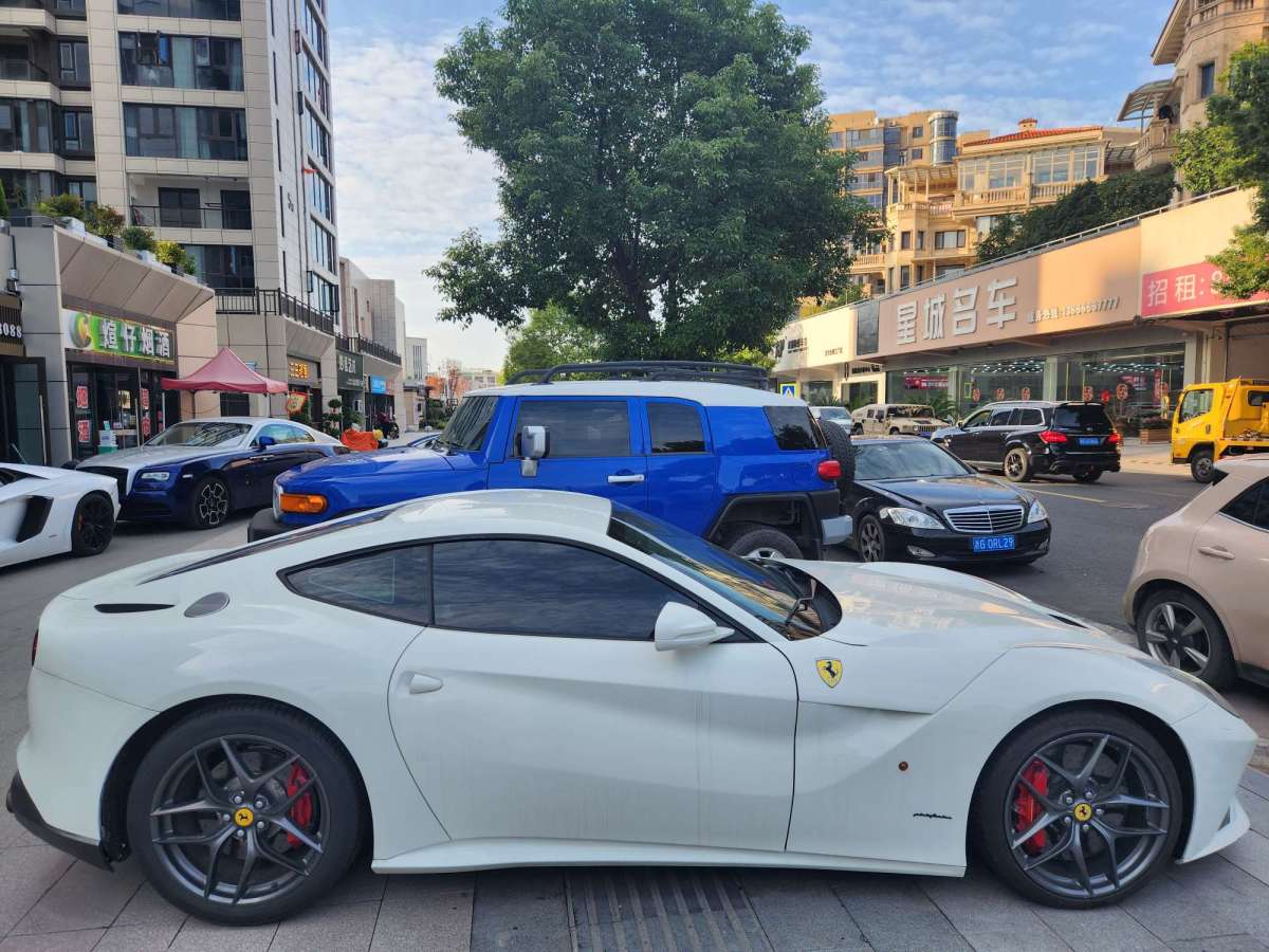 法拉利 F12berlinetta  2013款 6.3L 標(biāo)準(zhǔn)型圖片