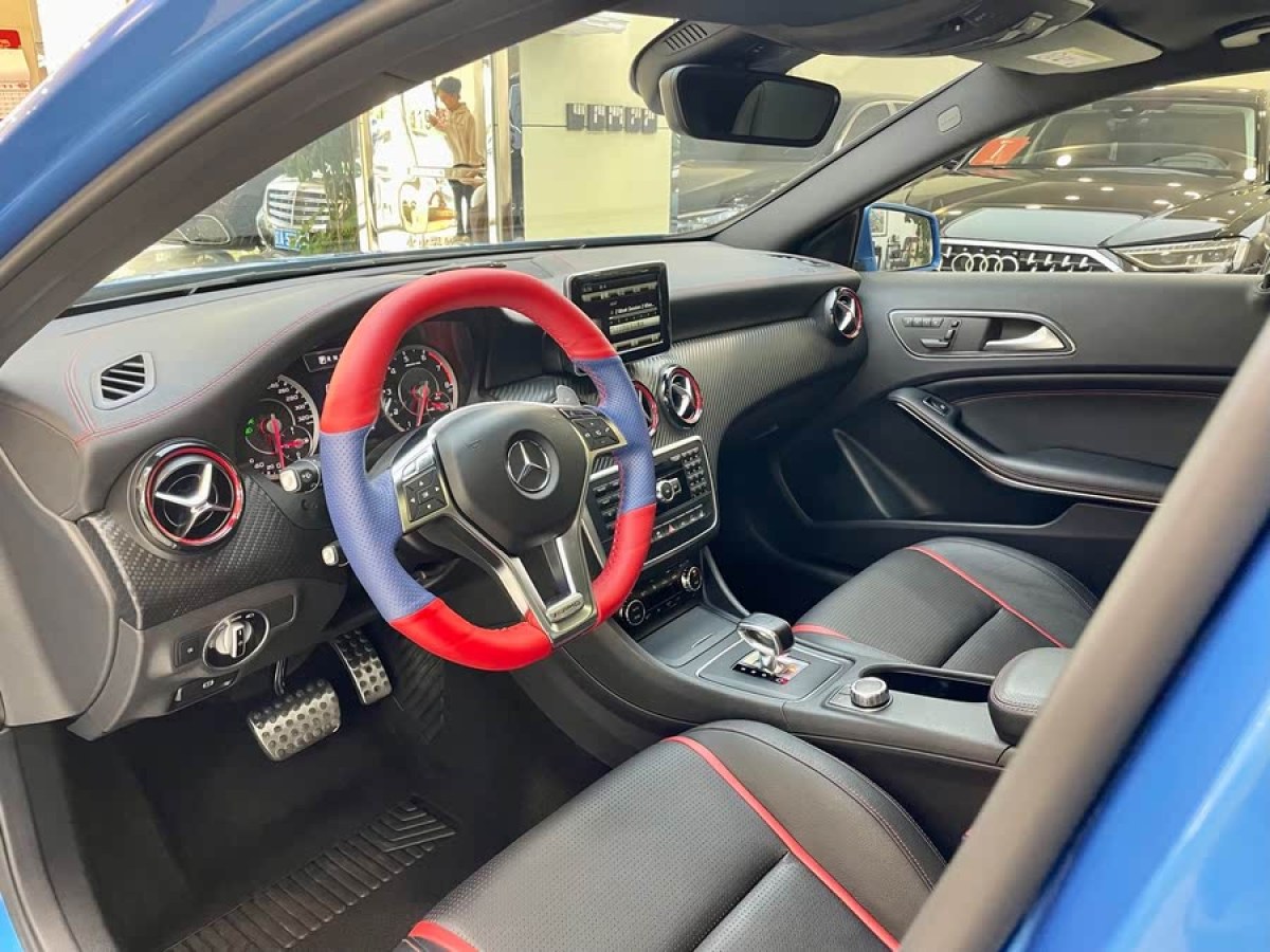 奔馳 奔馳A級(jí)AMG  2014款 AMG A 45 4MATIC圖片