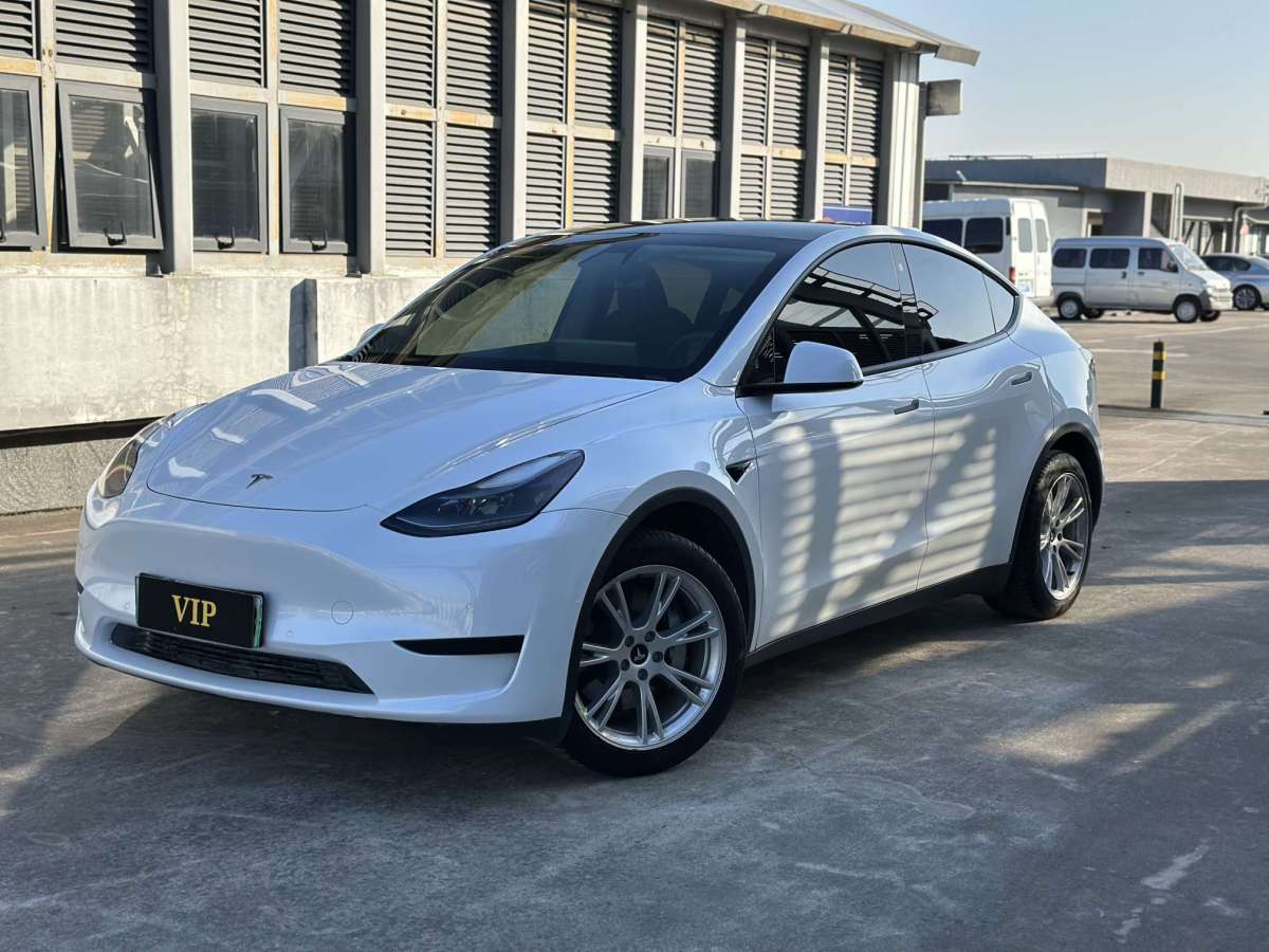 特斯拉MODEL Y 22款標(biāo)準(zhǔn)續(xù)航后輪驅(qū)動版圖片