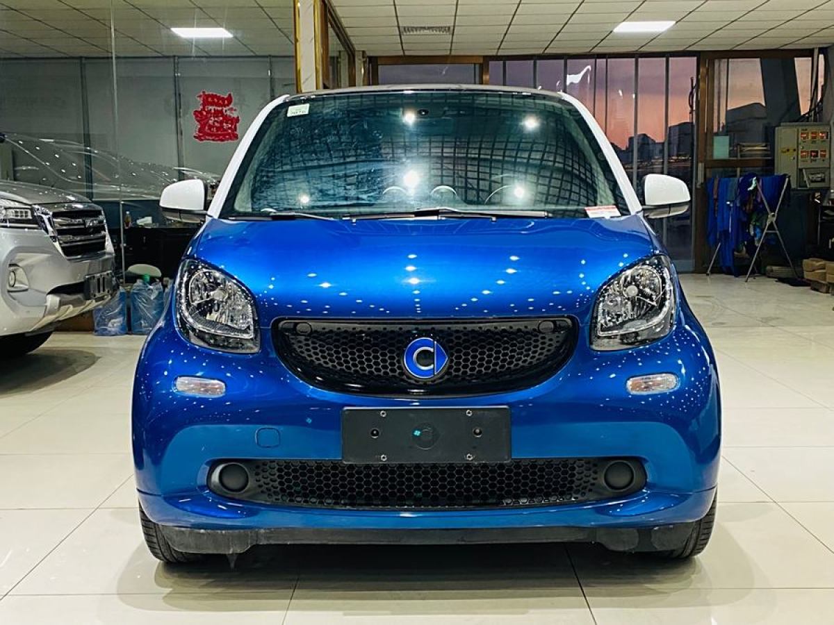 smart fortwo  2018款 1.0L 52千瓦硬頂激情版圖片