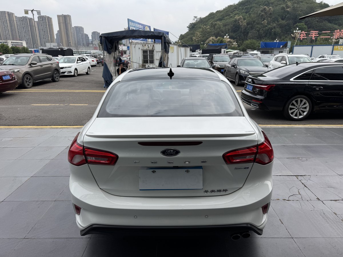 福特 福克斯  2021款 三廂 EcoBoost 180 自動(dòng)ST Line圖片