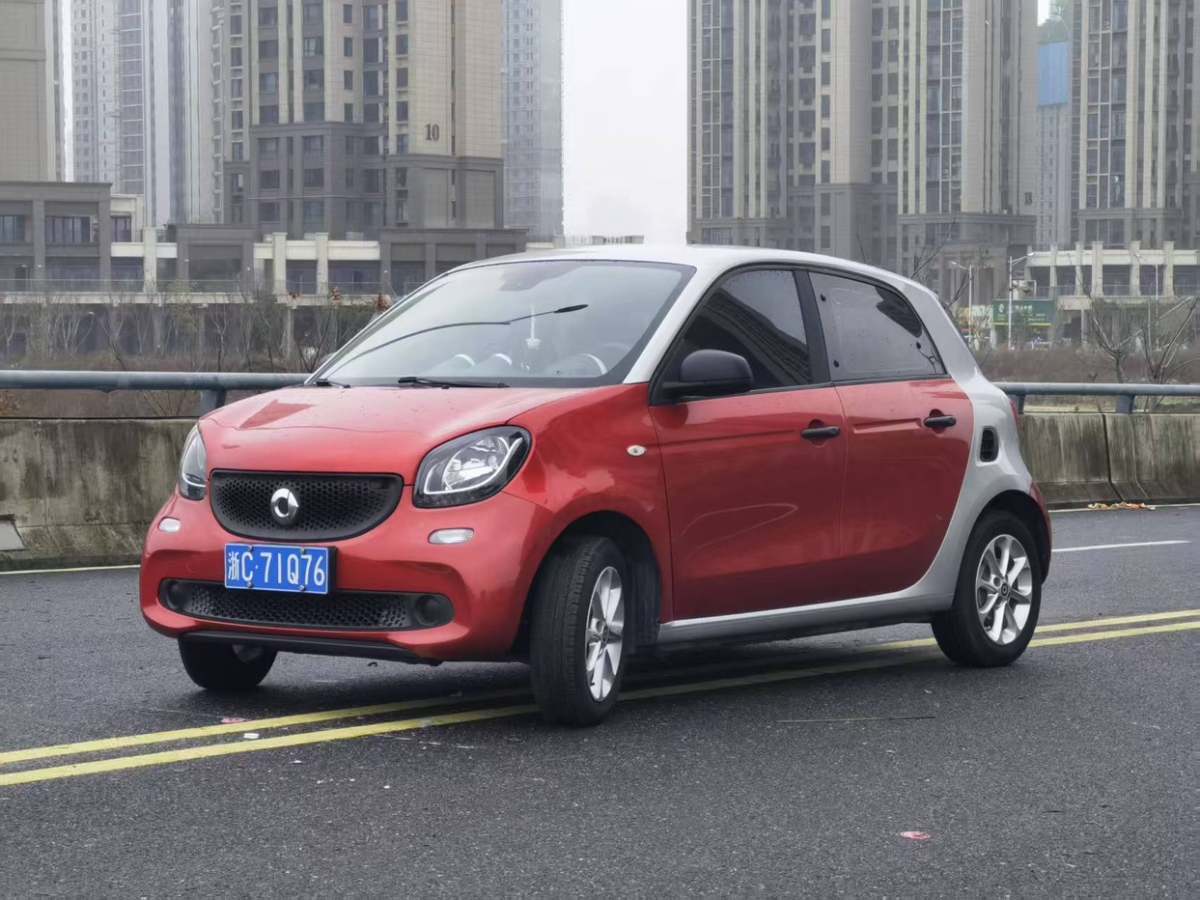 smart forfour  2016款 1.0L 52千瓦激情版圖片