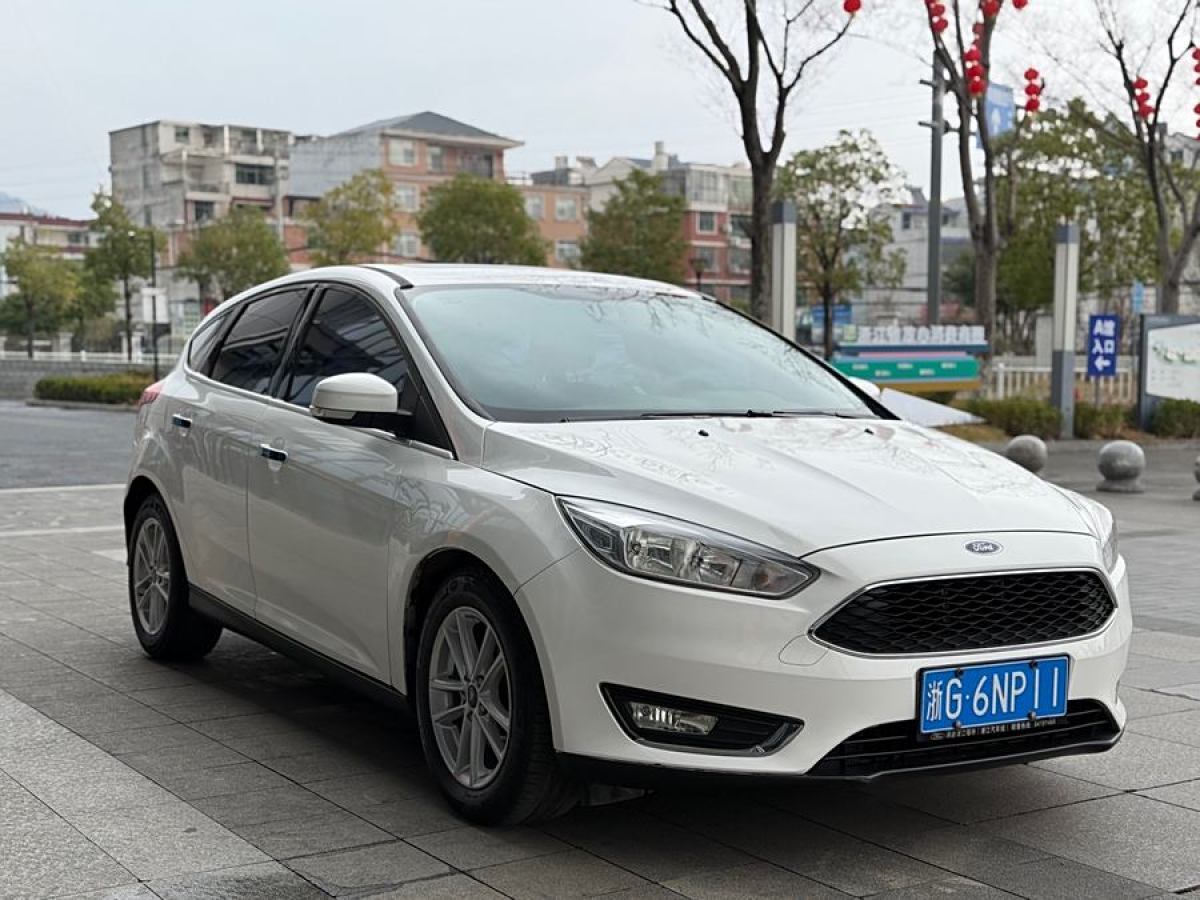 福特 福克斯  2018款 兩廂經(jīng)典 EcoBoost 180 自動(dòng)精英型圖片