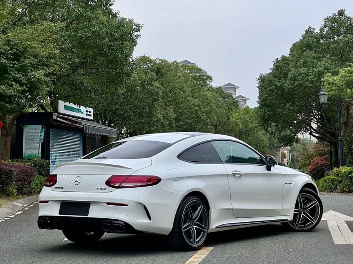 奔馳 奔馳C級(jí)AMG  2019款 AMG C 63 轎跑車圖片