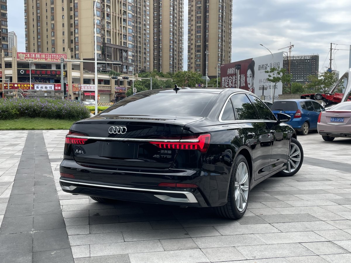 奧迪 奧迪A6L  2023款 改款 45 TFSI 臻選動感型圖片