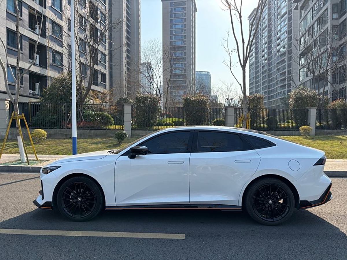 長(zhǎng)安 長(zhǎng)安UNI-V  2023款 1.5T 運(yùn)動(dòng)版圖片