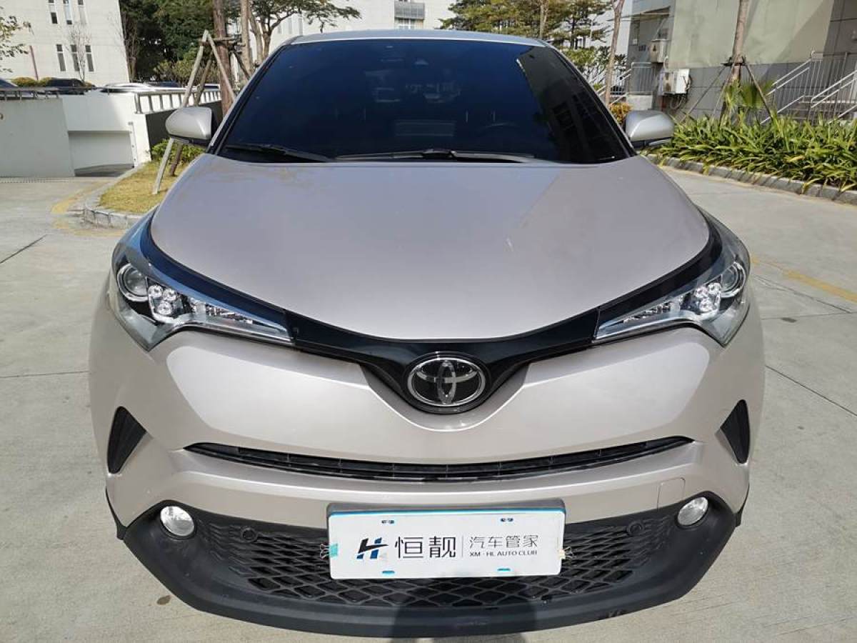 豐田 C-HR  2020款 2.0L 領(lǐng)先版圖片