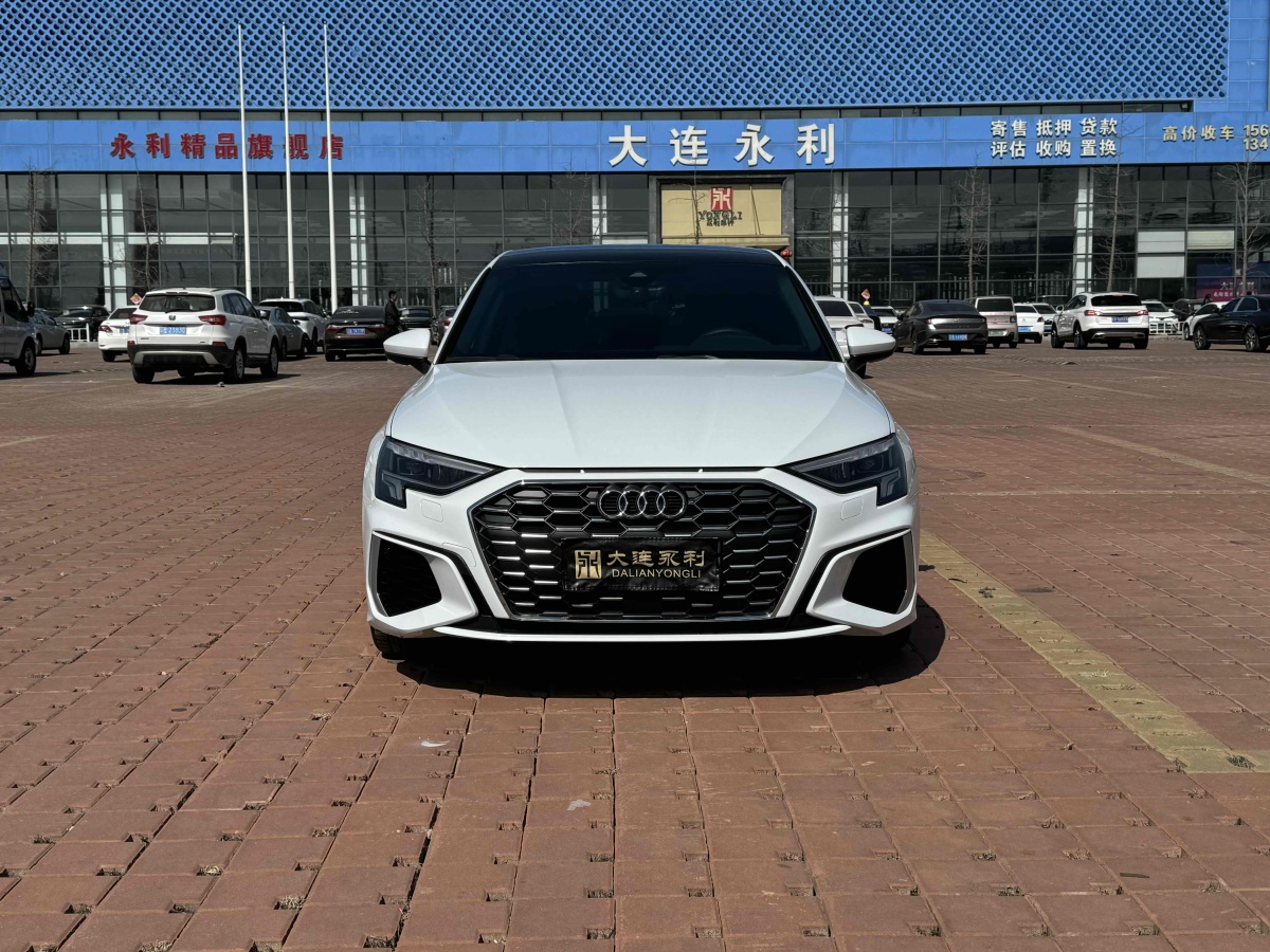 奧迪 奧迪A3  2023款 改款 A3L Limousine 35 TFSI 時(shí)尚運(yùn)動(dòng)型圖片