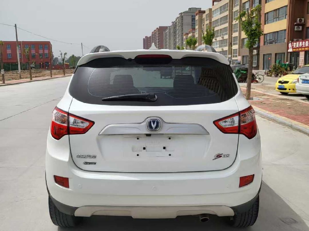 長(zhǎng)安 CS35  2016款 1.5T 手動(dòng)運(yùn)動(dòng)型圖片
