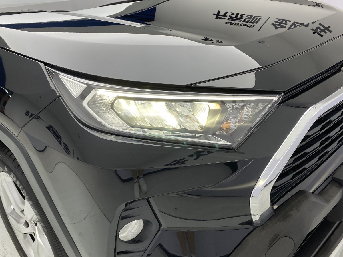 豐田 RAV4  2018款 榮放 2.0L CVT兩驅風尚版圖片