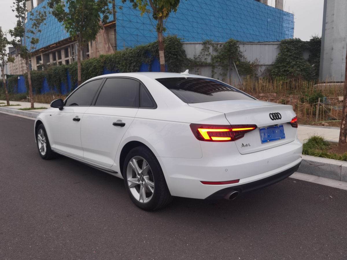 奧迪 奧迪A4L  2017款 Plus 40 TFSI 進(jìn)取型圖片